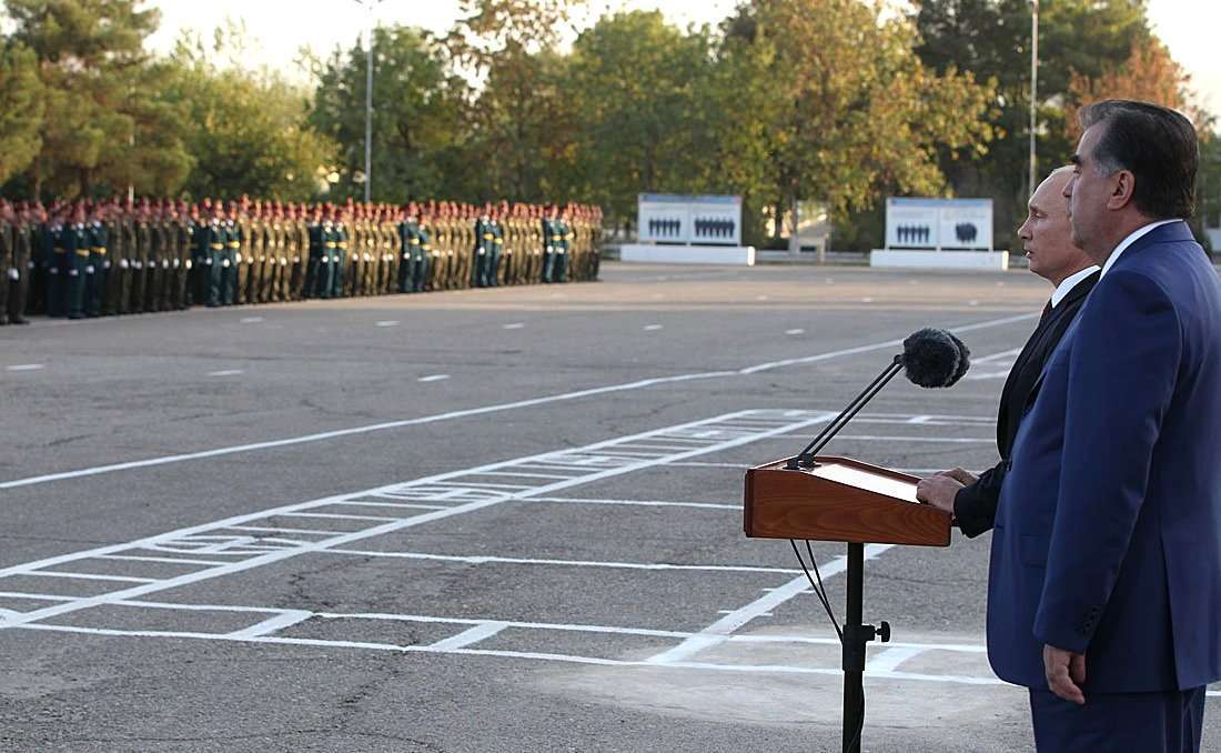 Vladimir Putin in 201 military base 01