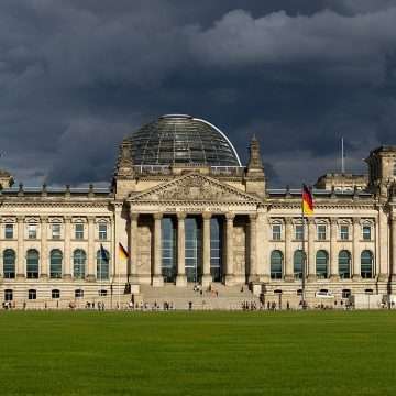 Reichstagsgebaude von Westen