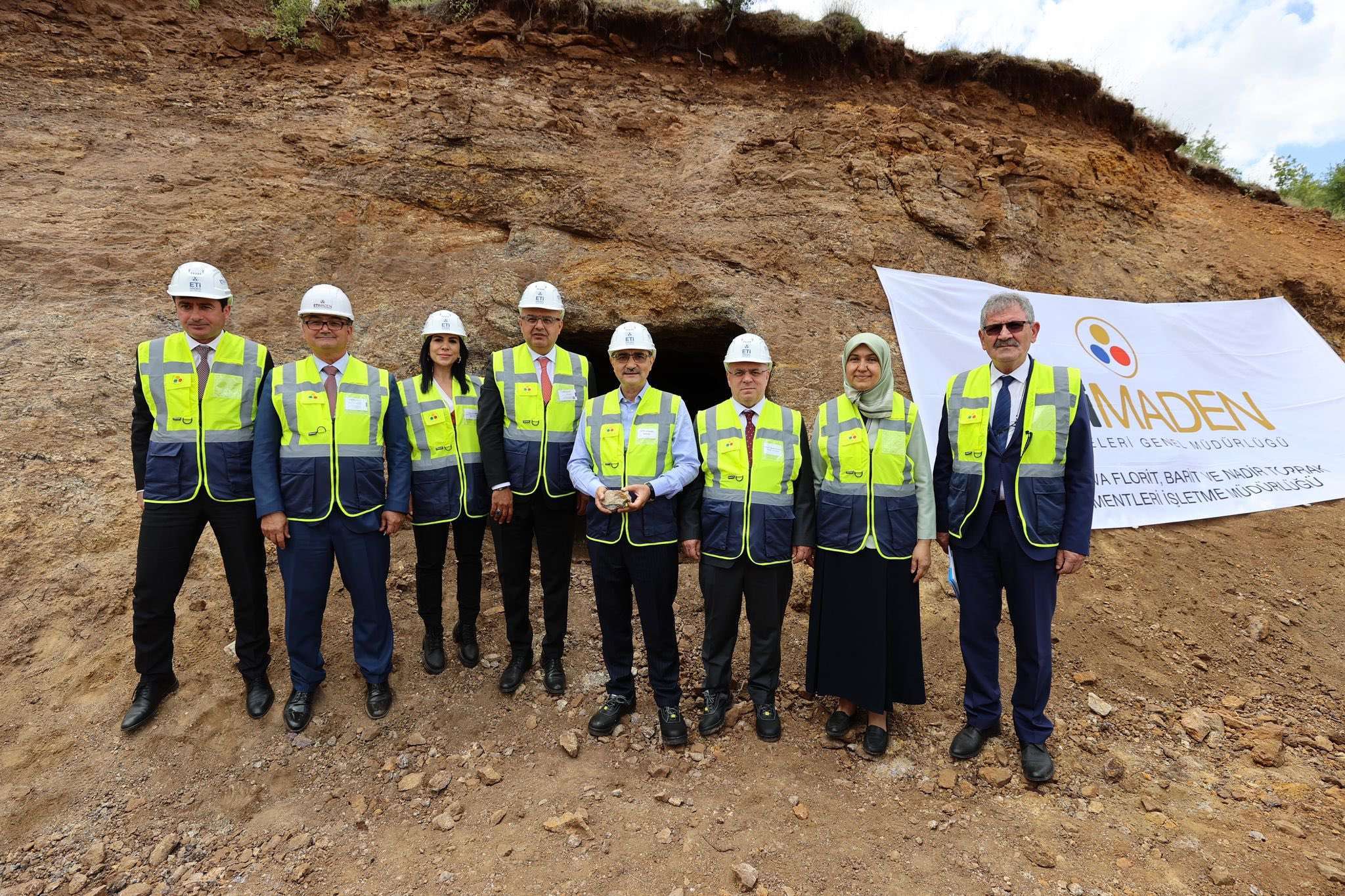 Turkey Minister of Energy and Natural Resources at rare earth elements ore field